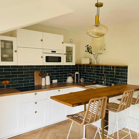 Chevremont Apartment *